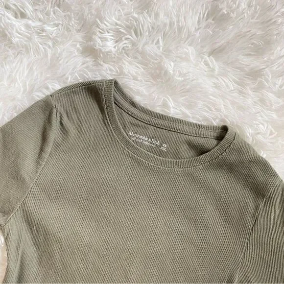 Abercrombie & Fitch Ribbed Long Sleeve Bodysuit - Picture 2 of 4